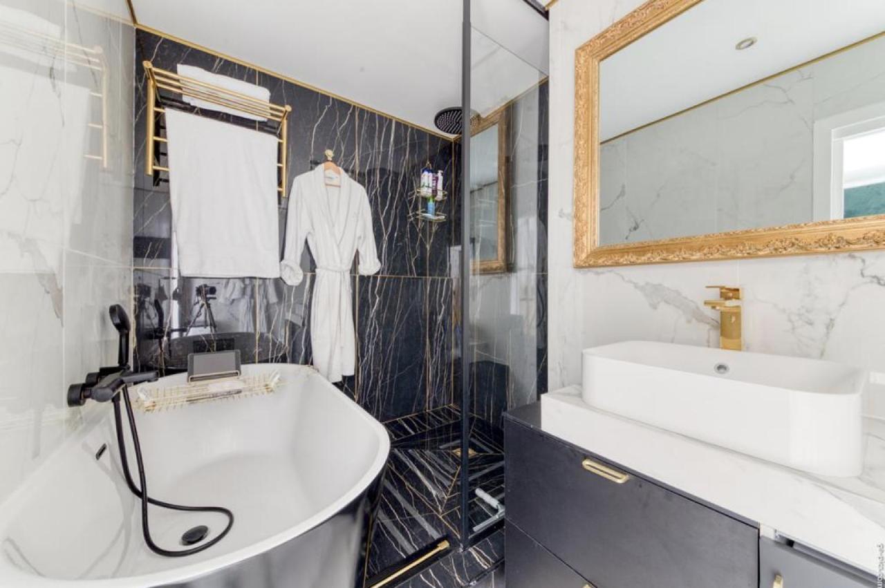 Luxury Maubourg - Vue Mer - Croisette 50M Plage - Clim - Terrasse Cannes Eksteriør bilde